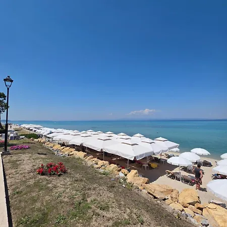 Bright & Bloom Luxury Holiday home Hanioti